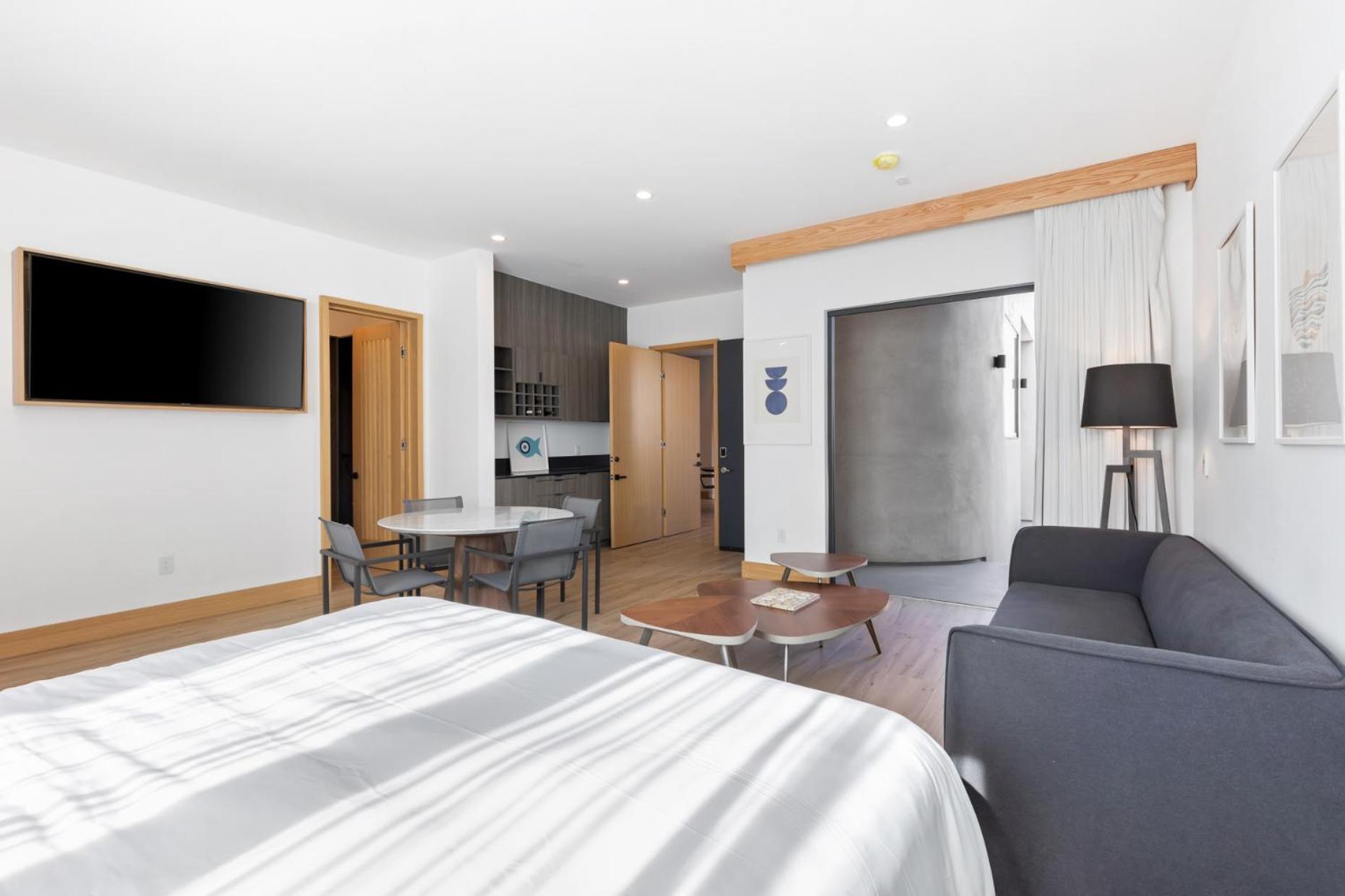 Malibu Sand Carbon Beach Suites Dış mekan fotoğraf