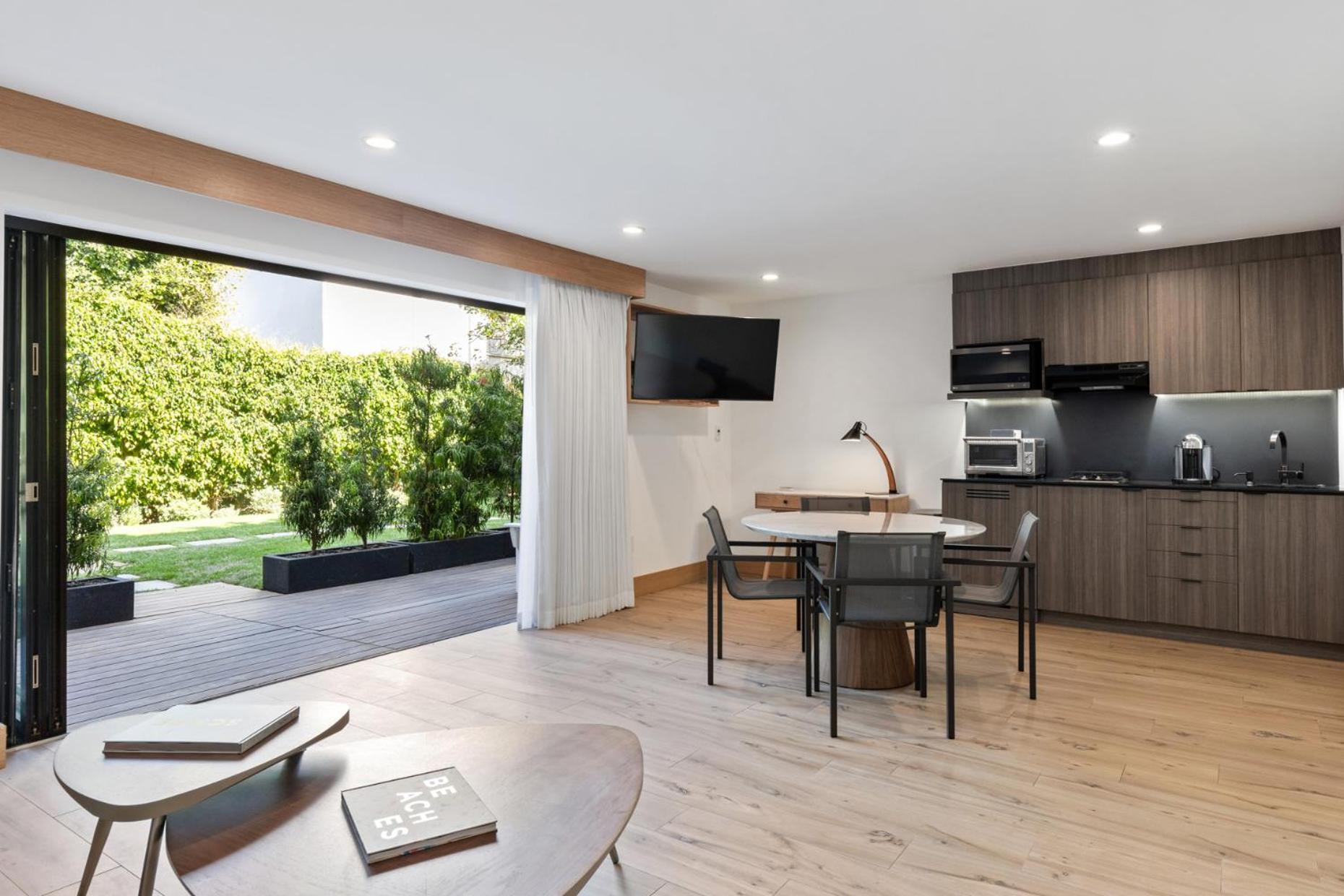Malibu Sand Carbon Beach Suites Dış mekan fotoğraf